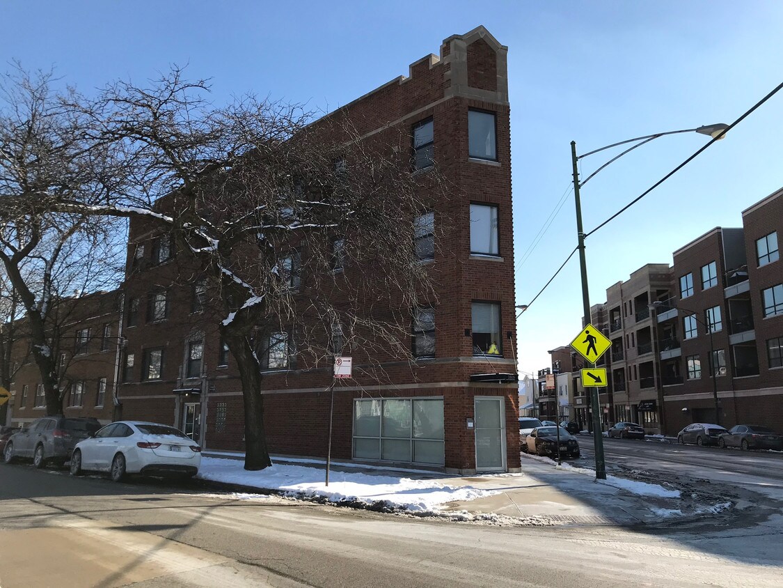 Exterior - 2245 W Barry Ave