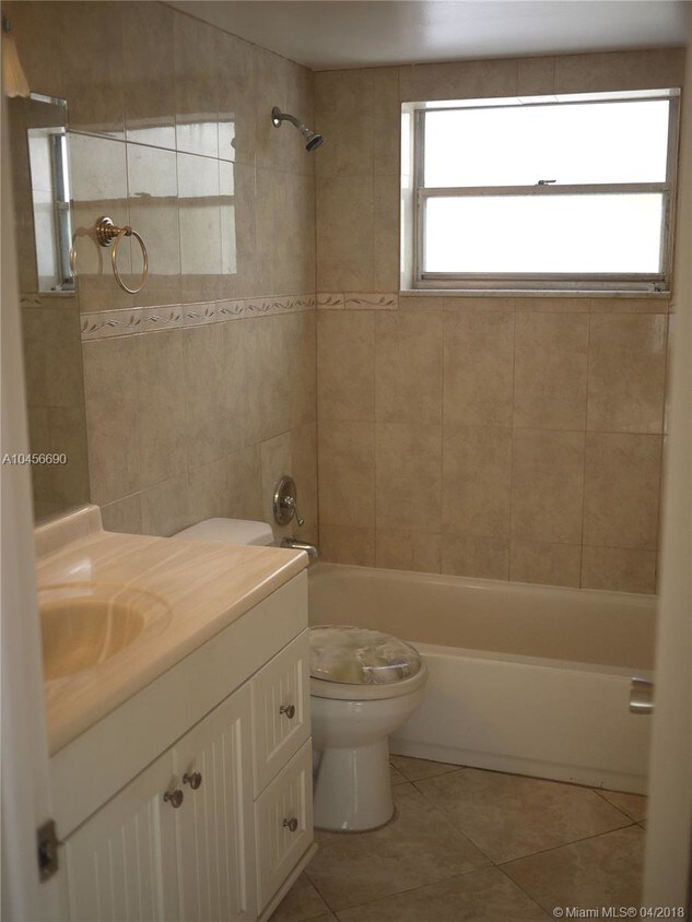 Foto principal - 1075 93rd St
