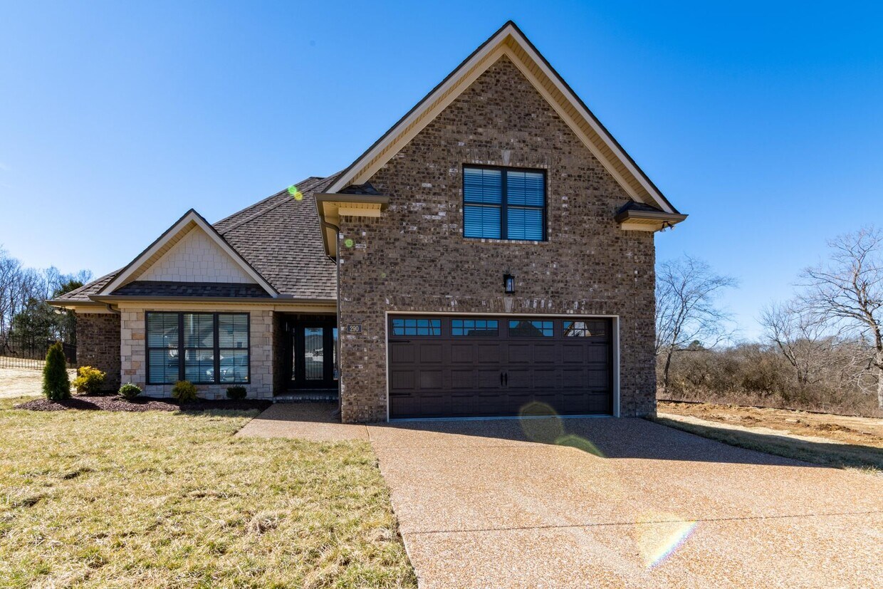 Foto principal - For Lease - Single Family Home in Gallatin