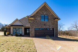 Building Photo - 290 Hutch Ct