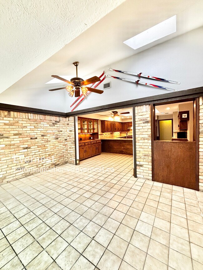 Foto del edificio - 1120 Stratford Dr