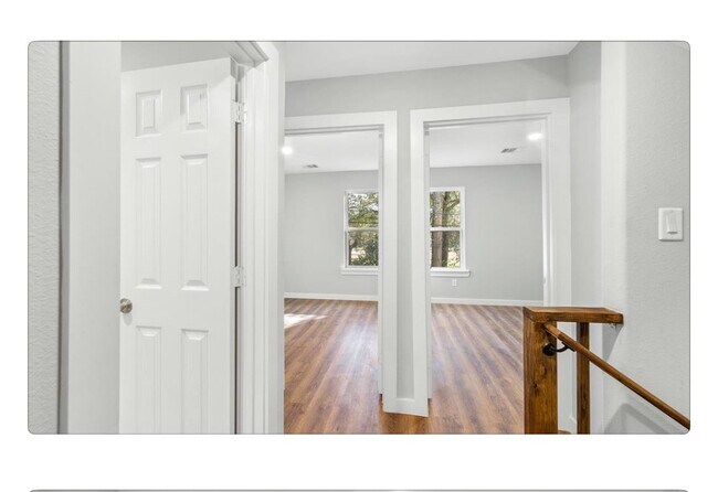 Foto del edificio - 8332 Parker Rd