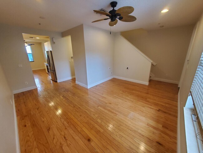 Foto del edificio - 4329 Parkside Dr