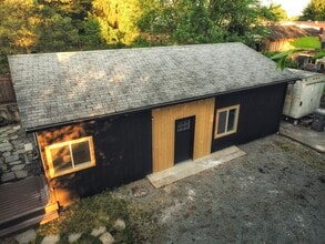 Building Photo - 6111 S 124th St