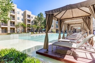 Luxurious Pool  & Cabanas & BBQ Area - District at Medical Center Apartments