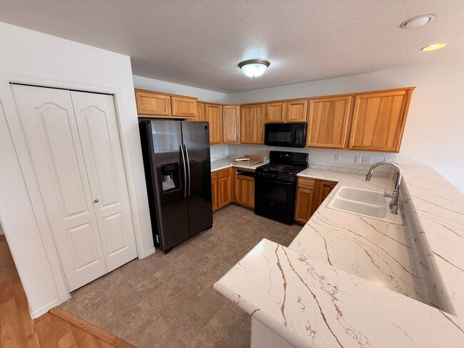 Building Photo - CHECK OUT THIS RECENTLY UPDATED SINGLE-FAMILY HOME IN NORTH REDMOND!
