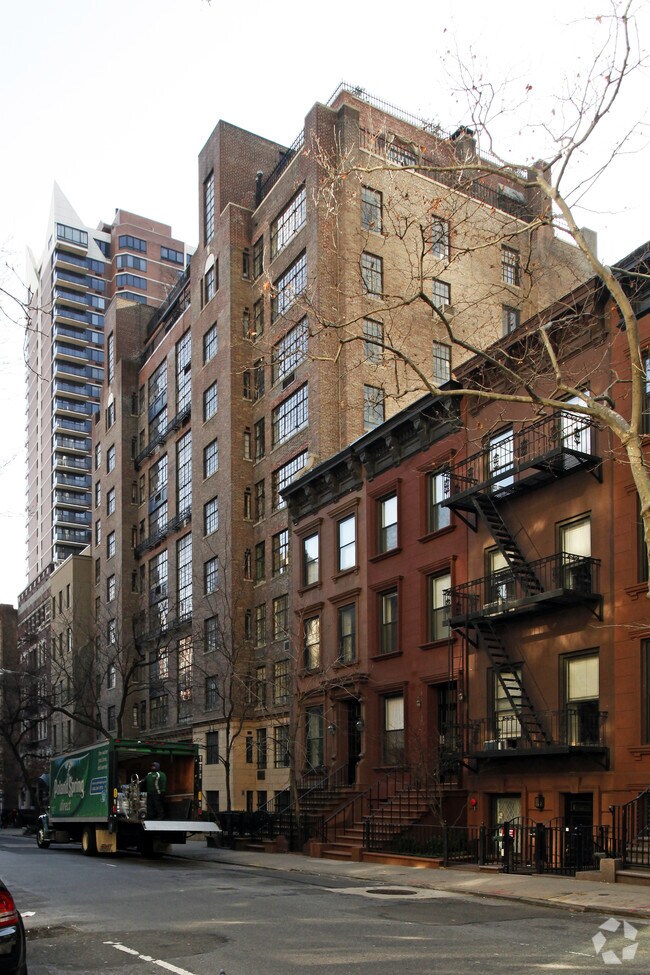 Building Photo - 230 E 50th St