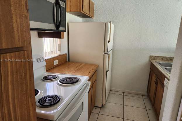 Foto del edificio - 10149 Twin Lakes Dr