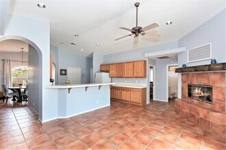 Building Photo - 9830 Valencia Dr