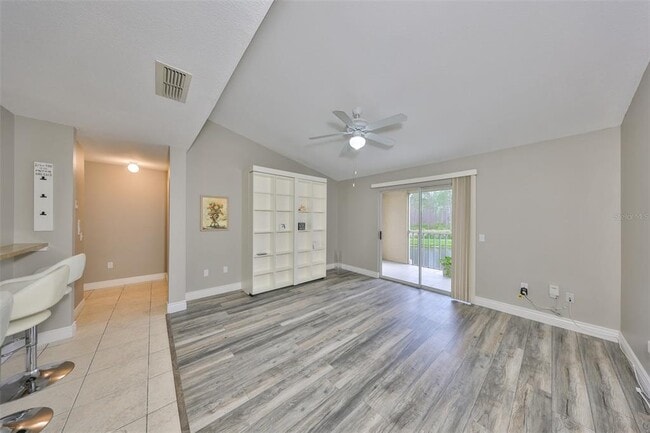 Building Photo - 9481 Highland Oak Dr