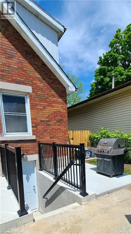 Photo du bâtiment - 120 Elmwood Ave