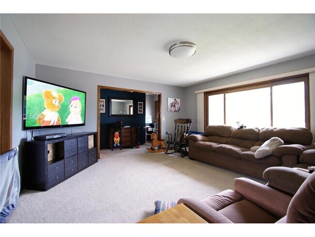 Foto del edificio - 7415 Ideal Ave S