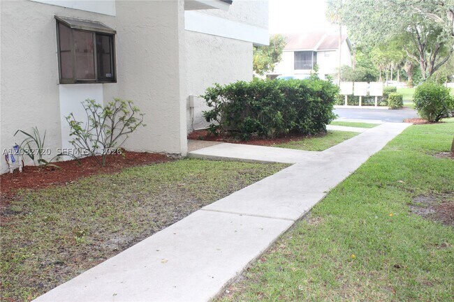 Building Photo - 3500 Gateway Dr