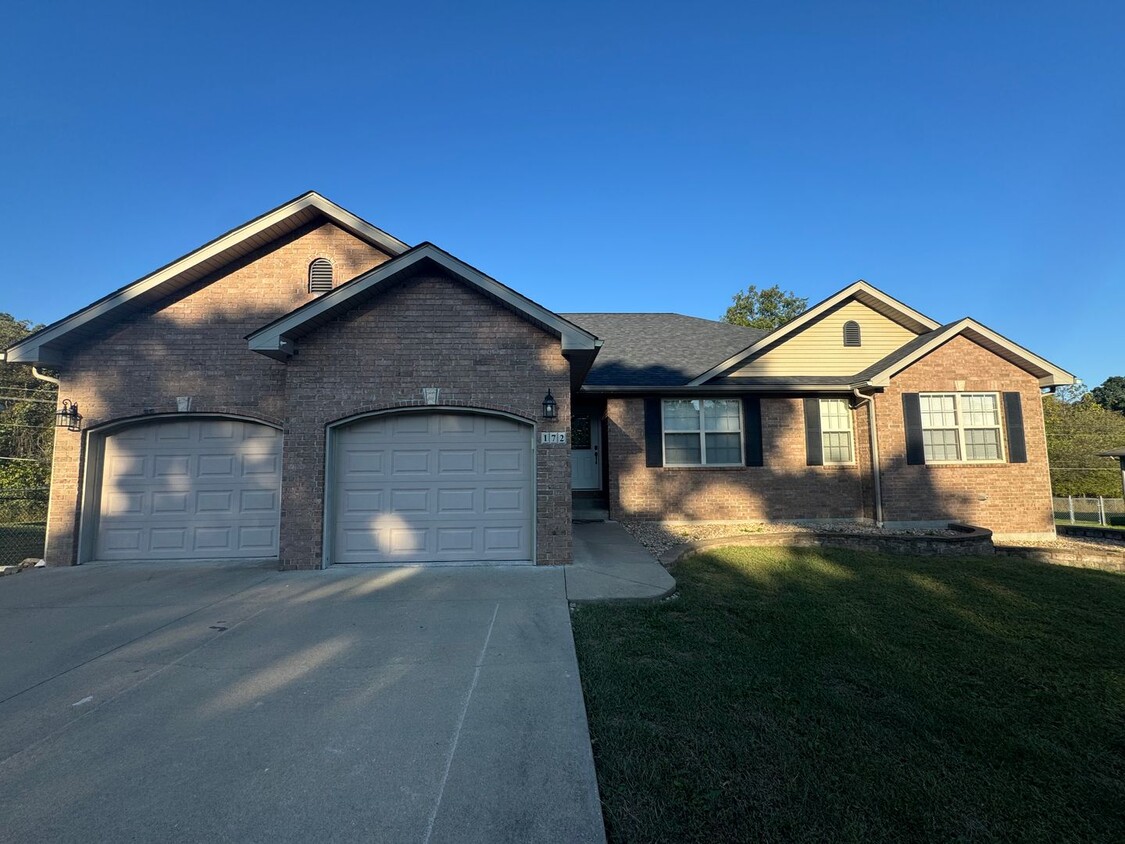 Primary Photo - WELCOME HOME!