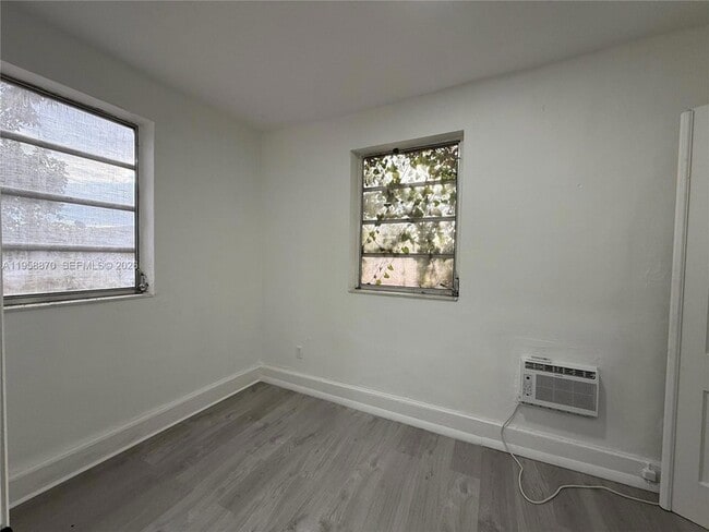 Foto del edificio - 1560 SW 5th St