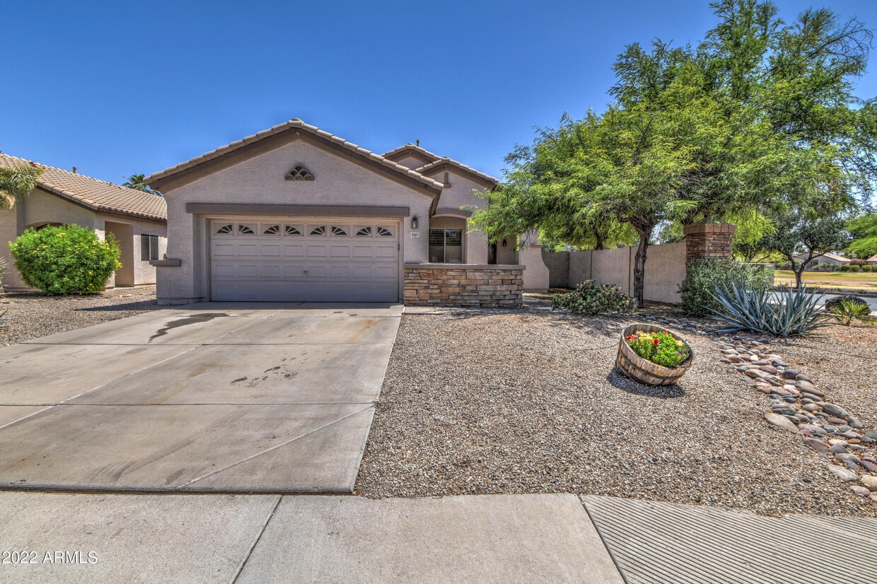 2567 E Brooks St, Gilbert, AZ 85296 House for Rent in Gilbert, AZ