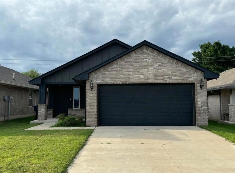 Foto principal - 11541 SW 8th Cir