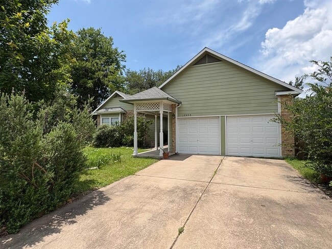 Building Photo - 12604 Hunters Chase Dr