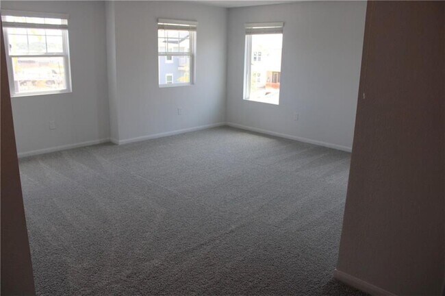 Foto del edificio - 115 Eagle Lake Dr