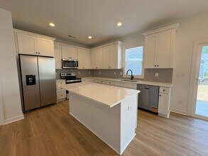 Building Photo - 3914 Amerigo St
