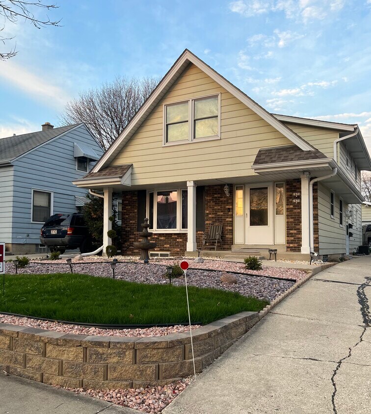 Upper unit - 2472 S 77th St