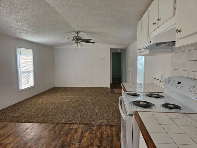 Foto del edificio - 3135 Calloway Dr