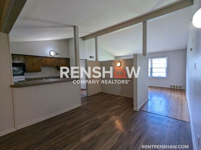 Foto del edificio - 1863 E. Alcy Rd. - Self Tour Available Thr...
