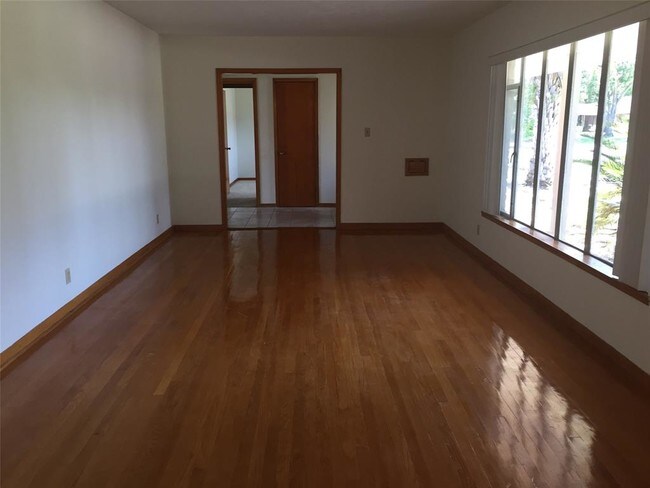 Foto del edificio - 5118 Creekbend Dr