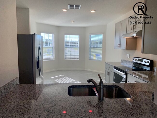 Building Photo - Fantastic 3 Beds & 2 Bathroom Home***Move-...