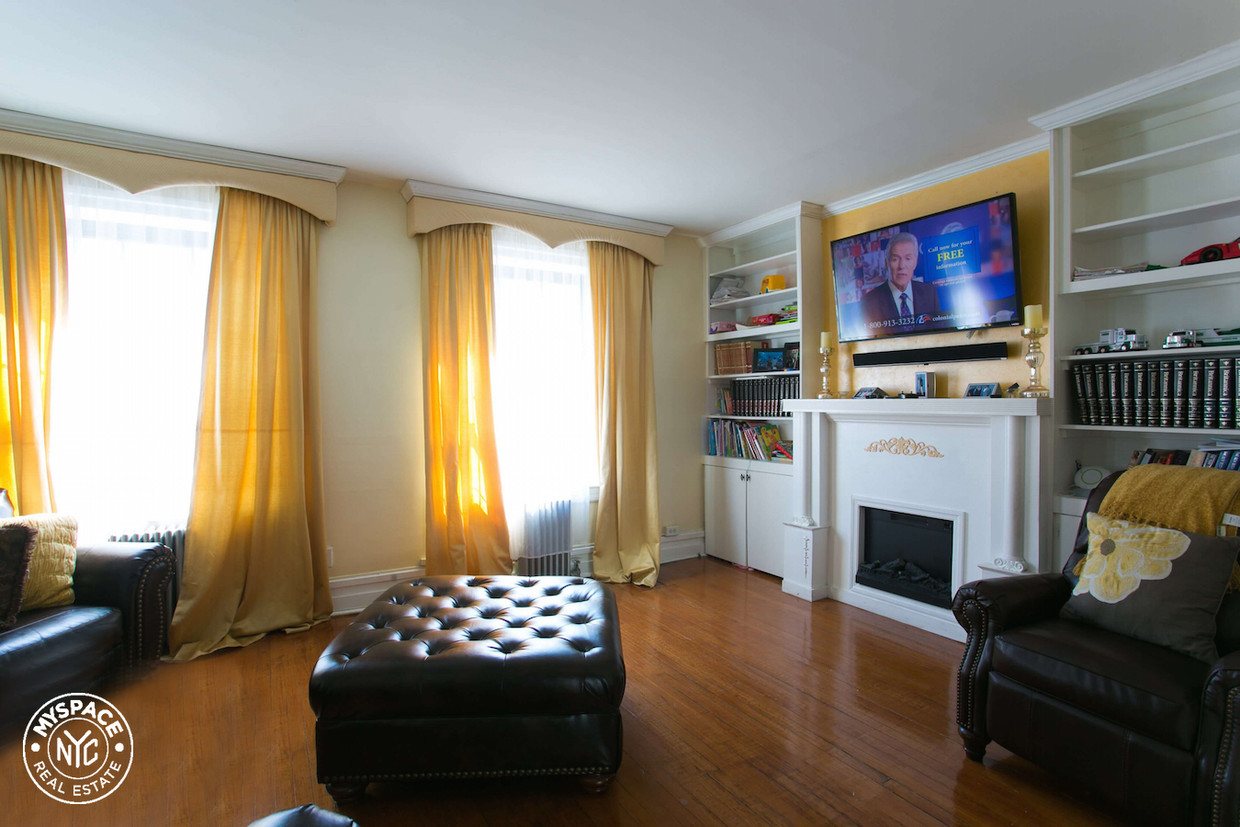 Primary Photo - 30 Hampton Pl