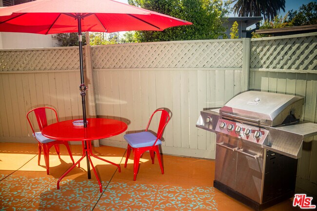 Foto del edificio - 2247 Moore St