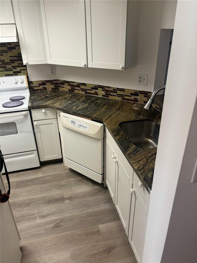 Building Photo - 2837 N Course Dr