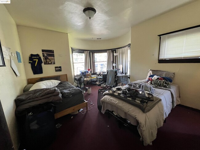 Foto del edificio - 2642 College Ave