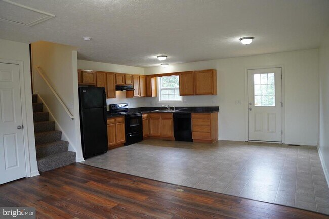 Building Photo - 153 Sinker Dr