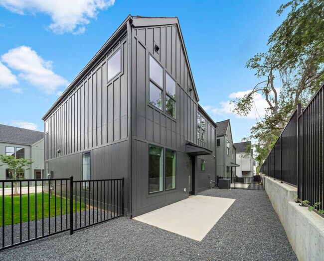 Foto del edificio - 1941 Sawdust Rd