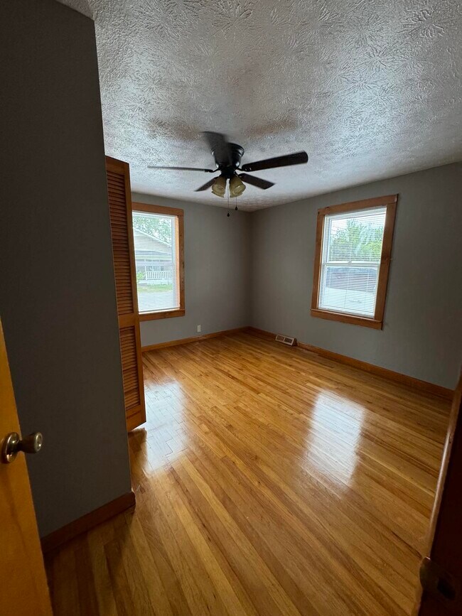 Dormitorio 1 - 812 Barbourville St
