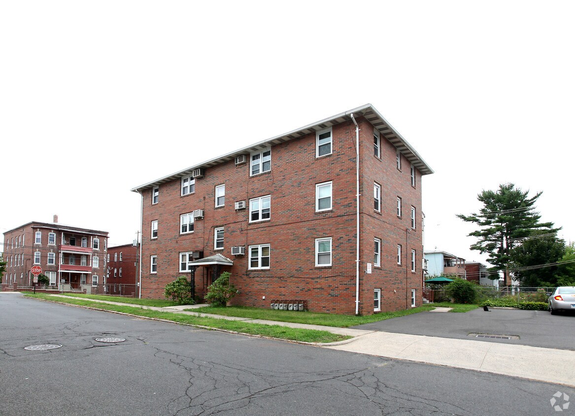 Foto principal - 70 Lyman St