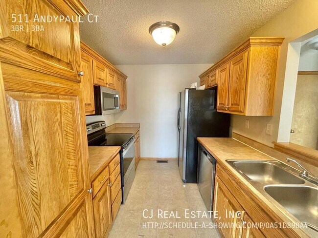 Foto del edificio - 511 Andypaul Ct