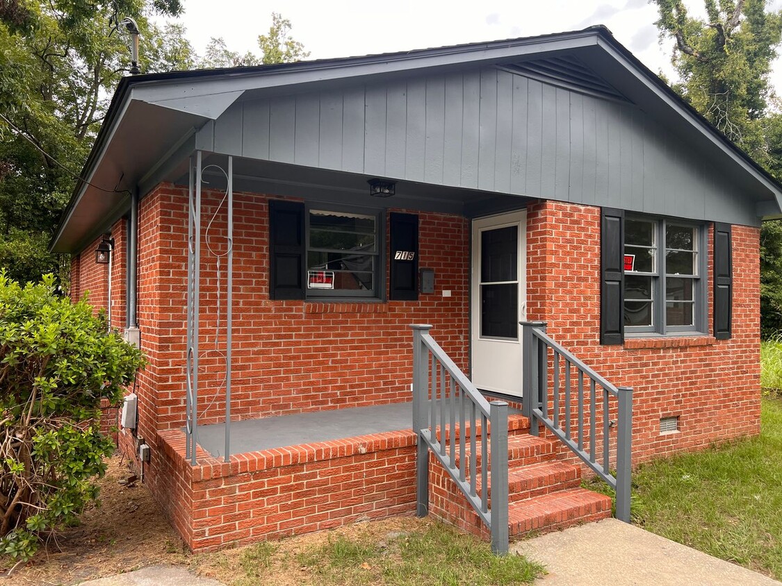 Primary Photo - Three Bedroom One Bath House