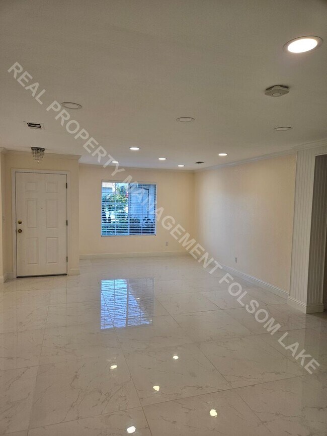 Foto del edificio - Coming Soon – 3 Bed / 2 Bath Home Near Folsom High School