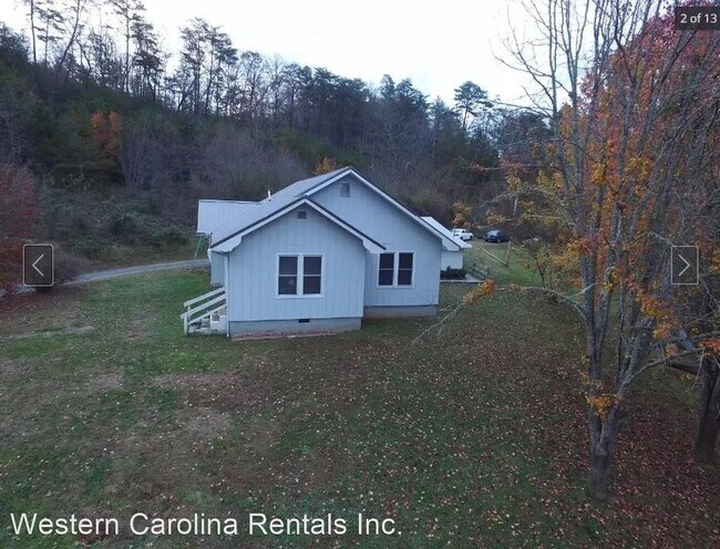 Building Photo - 3 br, 2 bath House - 17 Old Cullowhee Rd.