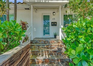 Building Photo - 615 SW 4th Ave