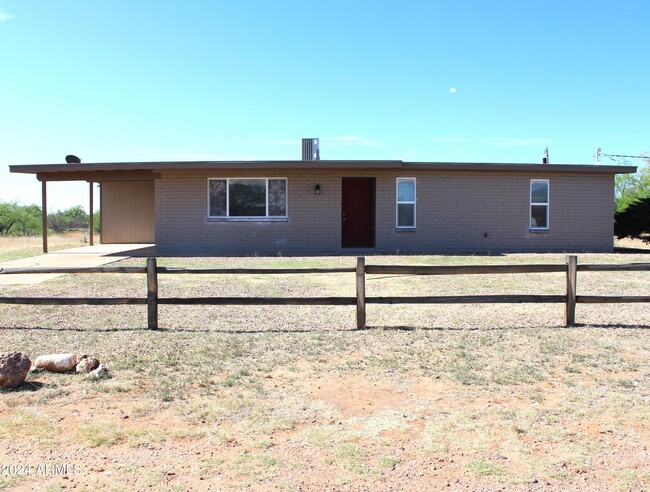 Building Photo - 214 E Hamel Rd