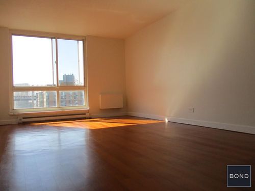 Foto principal - 560 Main St