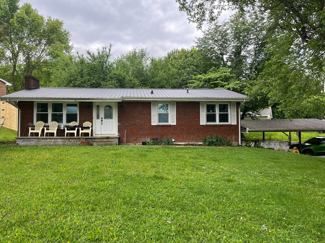 Primary Photo - 1715 E Oakland Ave