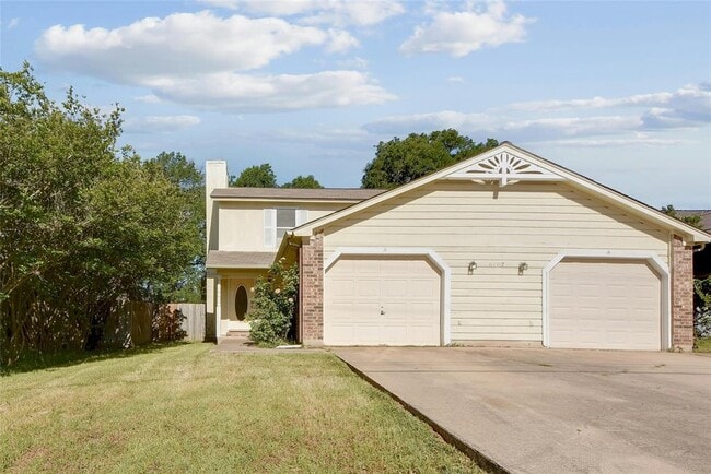 Foto del edificio - 6102 Parkwood Dr