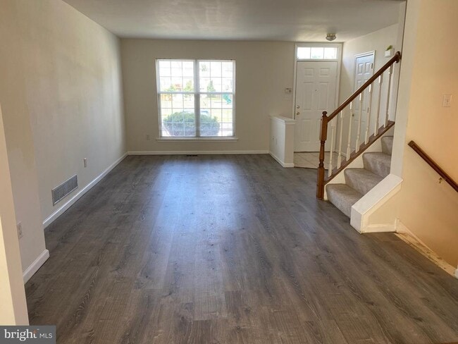 Building Photo - 114 Couples Dr