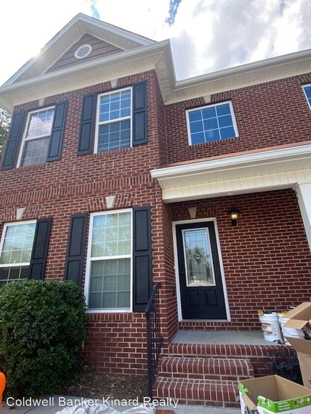Primary Photo - 3 br, 2.5 bath House - 107 Emmyllie Court NE