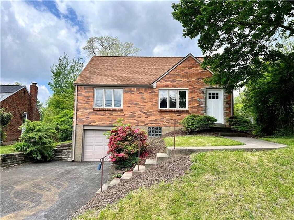 Primary Photo - Newly Updated 3 Bed/2 Bath available Augus...