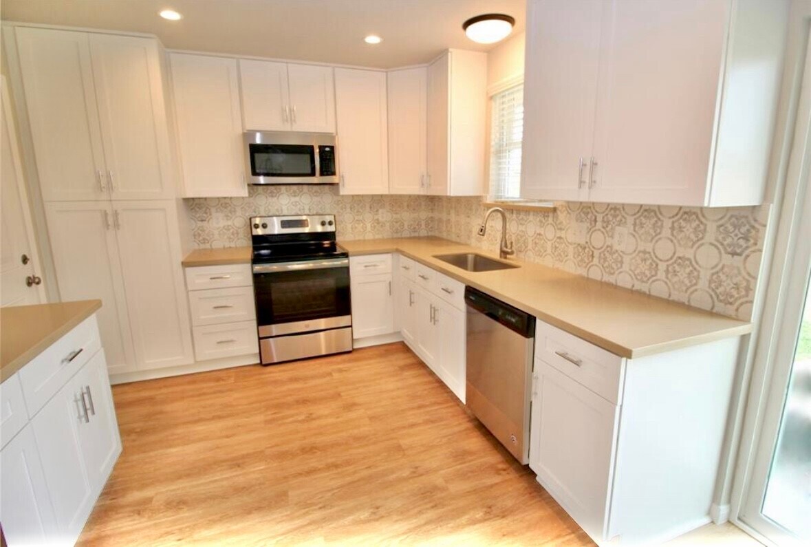 Foto principal - 407 Stadium Ln